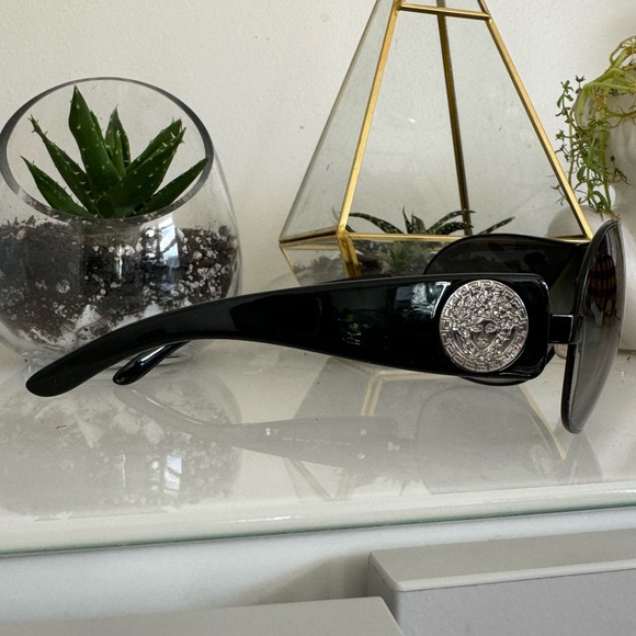 Authentic Versace Woman’s Sunglasses - Picture 4 of 8